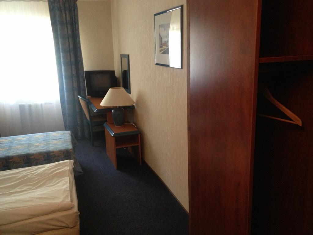 Hotel Tenishouse Marki  Cameră foto
